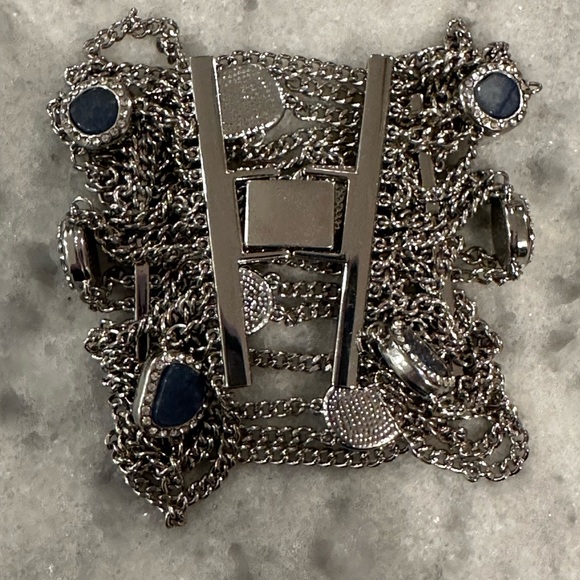 New BCBG silver and blue stone strand clasp bracelet. - Picture 6 of 6